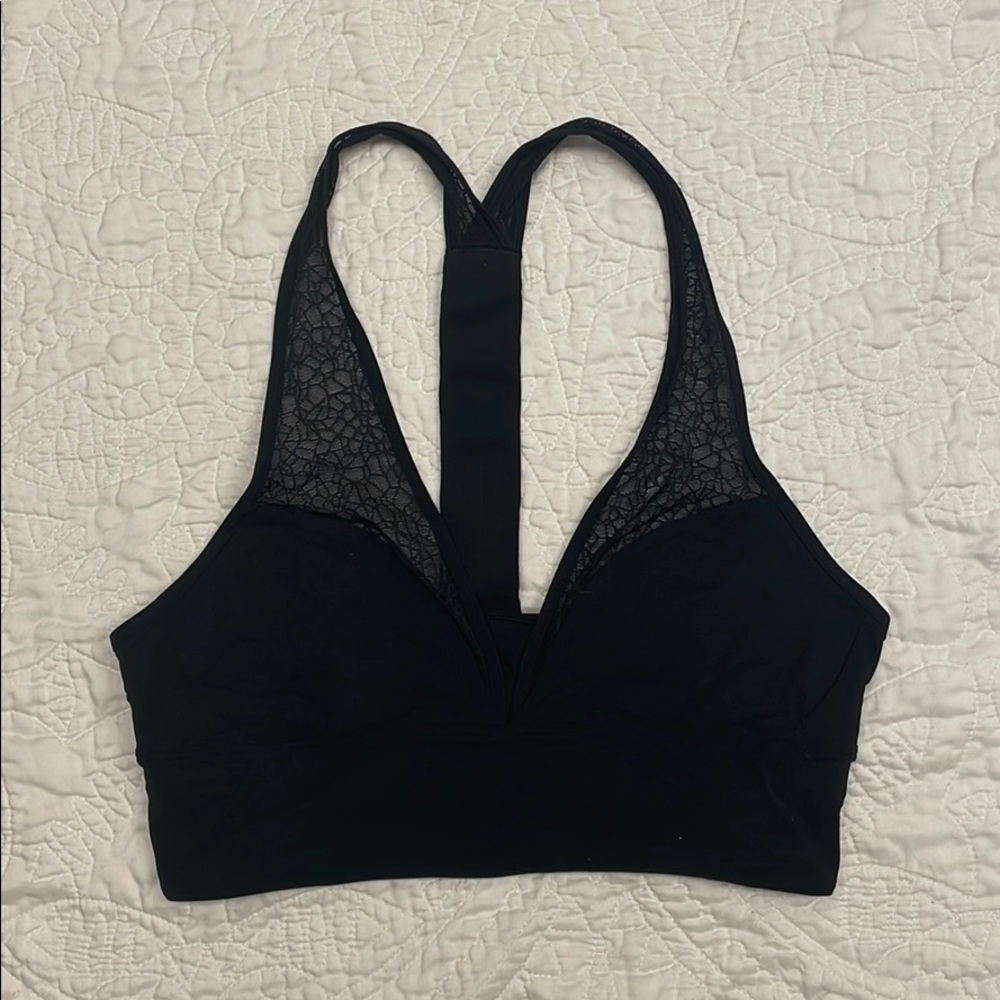 Lululemon black sports bra